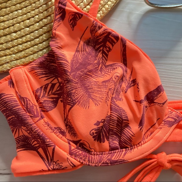 Maaji ๐งก Reversible Underwire Tropical Bikini Top ๐ธ๐๐ - Picture 5 of 8